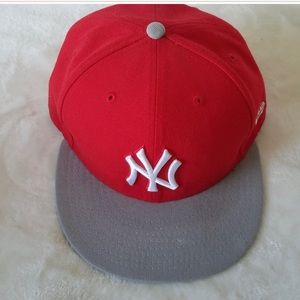 New York Yankees Red Gray Snapback Baseball Cap